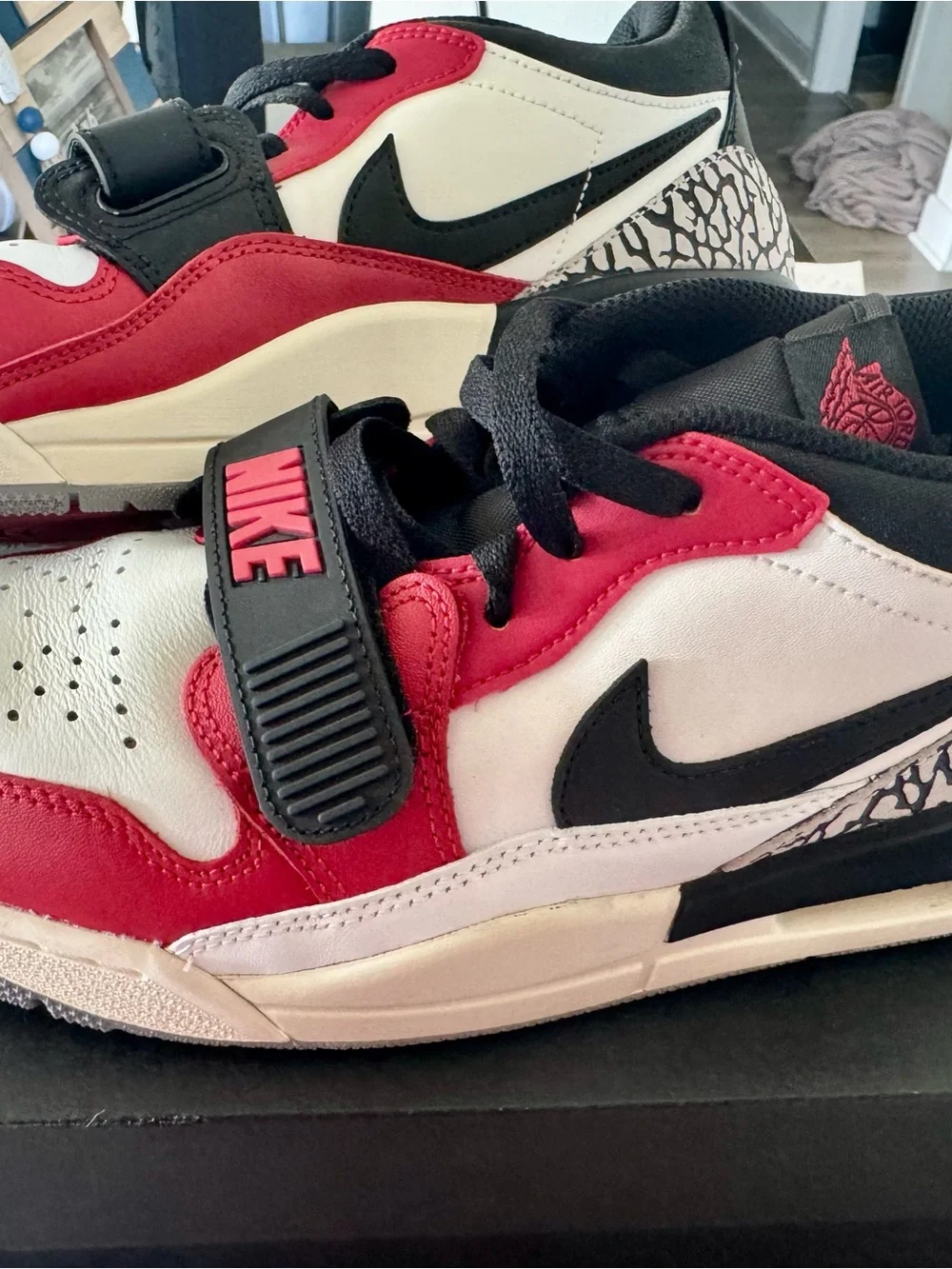 Nike Jordan Men's Red, Black & White Men’s Size 8
